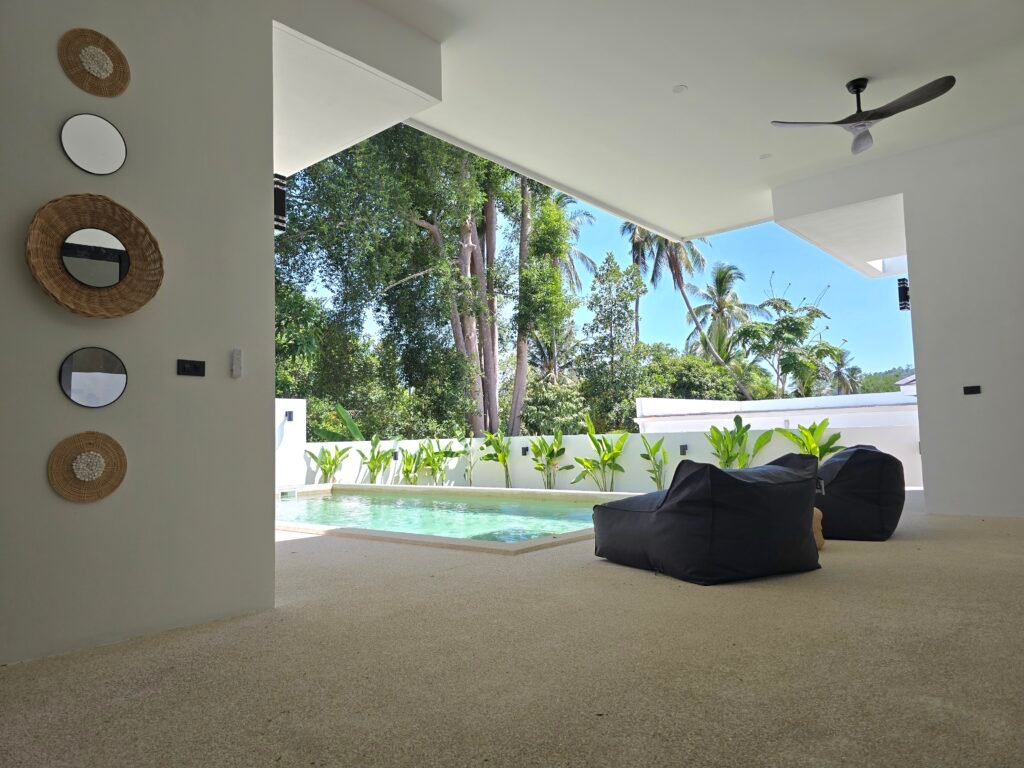 Luxury villa with garden view, pool and terrace with Bali-style decor